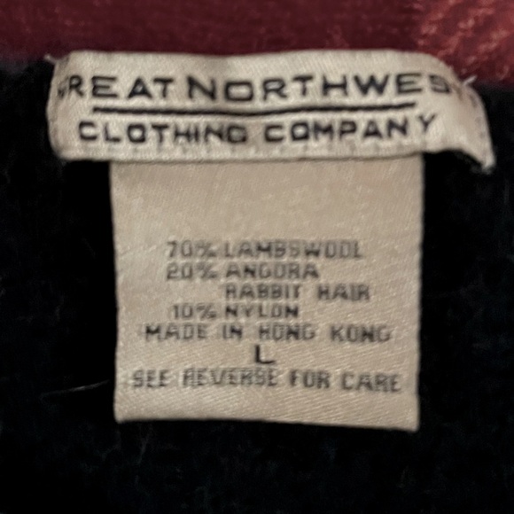 Great Northwest•Wool V-Neck Sweater - Picture 3 of 4